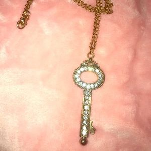 Faux gold key necklace/chain
